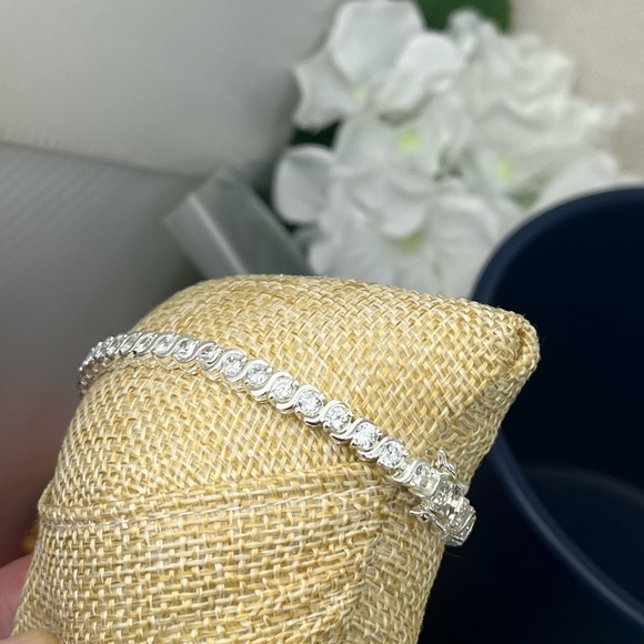 Vintage 7” Sterling Silver CZ Tennis Bracelet – Timeless Sparkle - Picture 8 of 17